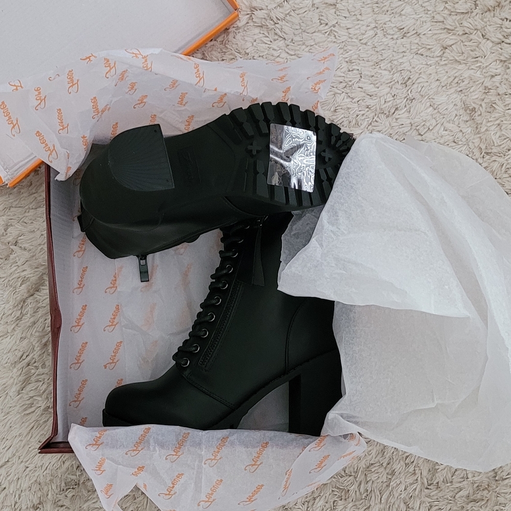 *New In Box* Black Heeled Boots